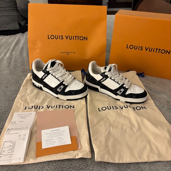 Men’s Louis Vuitton Athletic Training Sneakers - Size Q70 (US 10.5) main image 4